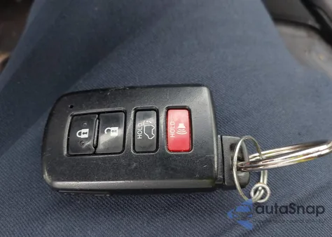 2015 Toyota Rav4 Limited z USA, uszkodzony, nr VIN JTMDFREV8FD144728